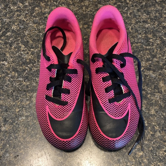 NIKE Jr. Bravata II (FG) Firm-Ground Soccer Cleat Pink Blast/Black, kids size 12 - Picture 2 of 3